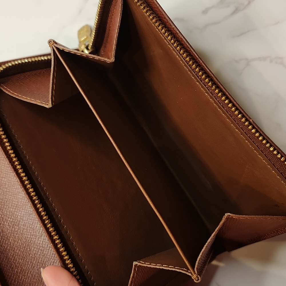 Louis Vuitton Porte Monnaie Tresor Monogram Wallet - Picture 7 of 13